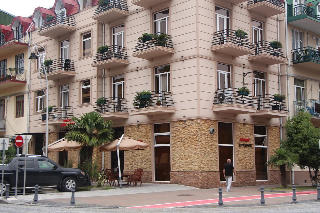 Hotel Irise Batumi Exterior foto